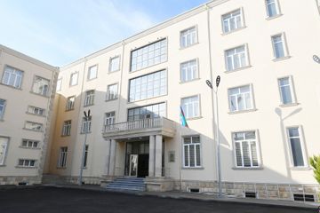 President Ilham Aliyev viewed conditions created at newly-reconstructed schools in Sabunchu and Surakhani districts