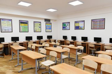 President Ilham Aliyev viewed conditions created at newly-reconstructed schools in Sabunchu and Surakhani districts