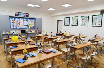President Ilham Aliyev viewed conditions created at newly-reconstructed schools in Sabunchu and Surakhani districts