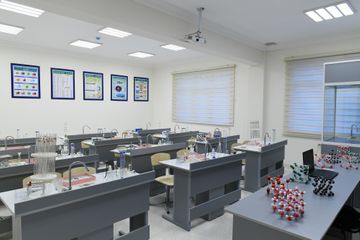 President Ilham Aliyev viewed conditions created at newly-reconstructed schools in Sabunchu and Surakhani districts