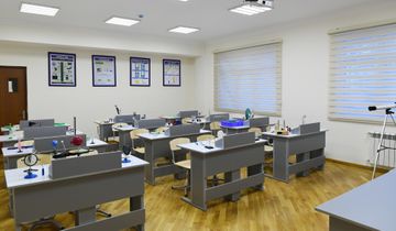 President Ilham Aliyev viewed conditions created at newly-reconstructed schools in Sabunchu and Surakhani districts