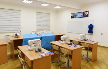 President Ilham Aliyev viewed conditions created at newly-reconstructed schools in Sabunchu and Surakhani districts