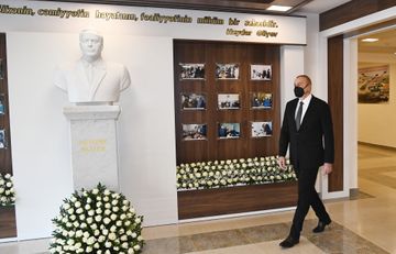 President Ilham Aliyev viewed conditions created at newly-reconstructed schools in Sabunchu and Surakhani districts