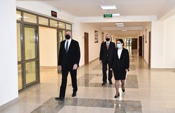 President Ilham Aliyev viewed conditions created at newly-reconstructed schools in Sabunchu and Surakhani districts
