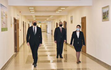 President Ilham Aliyev viewed conditions created at newly-reconstructed schools in Sabunchu and Surakhani districts