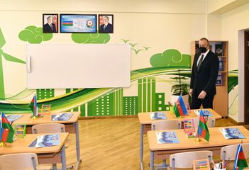 President Ilham Aliyev viewed conditions created at newly-reconstructed schools in Sabunchu and Surakhani districts
