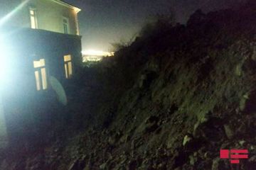 Landslide occurred in Baku, road closed  - PHOTO - UPDATED-1