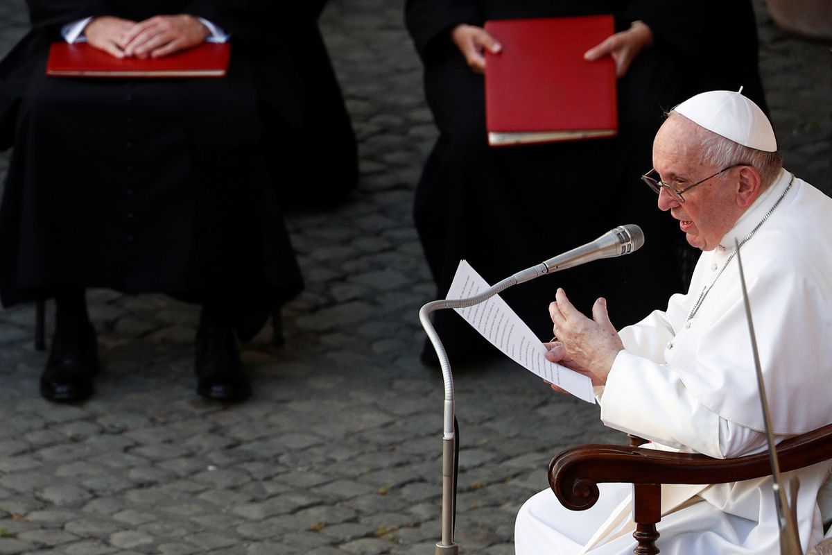 Pope Francis in hospital for intestinal surgery