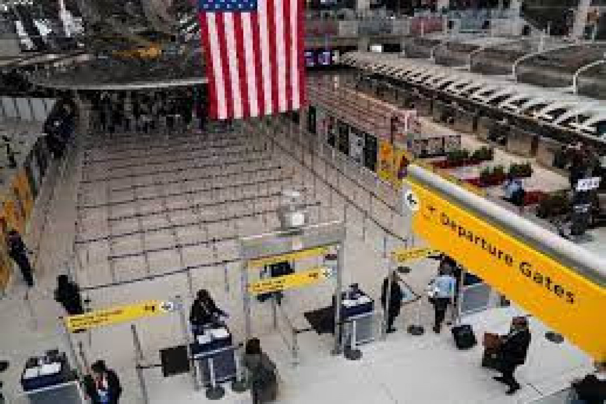 Water leak causes delays or cancellations of hundreds of flights at JFK airport