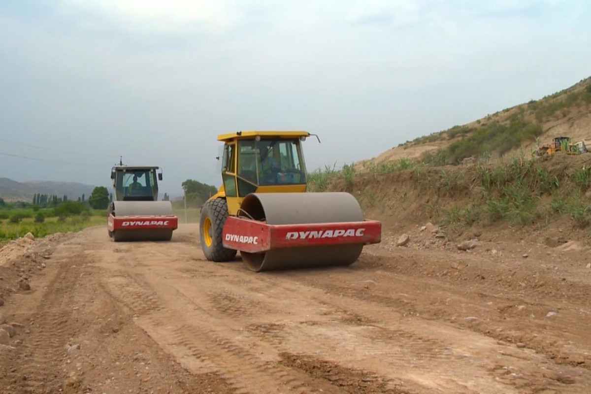 Khudafarin-Gubadli-Lachin and Khanlig-Gubadli highways being built
