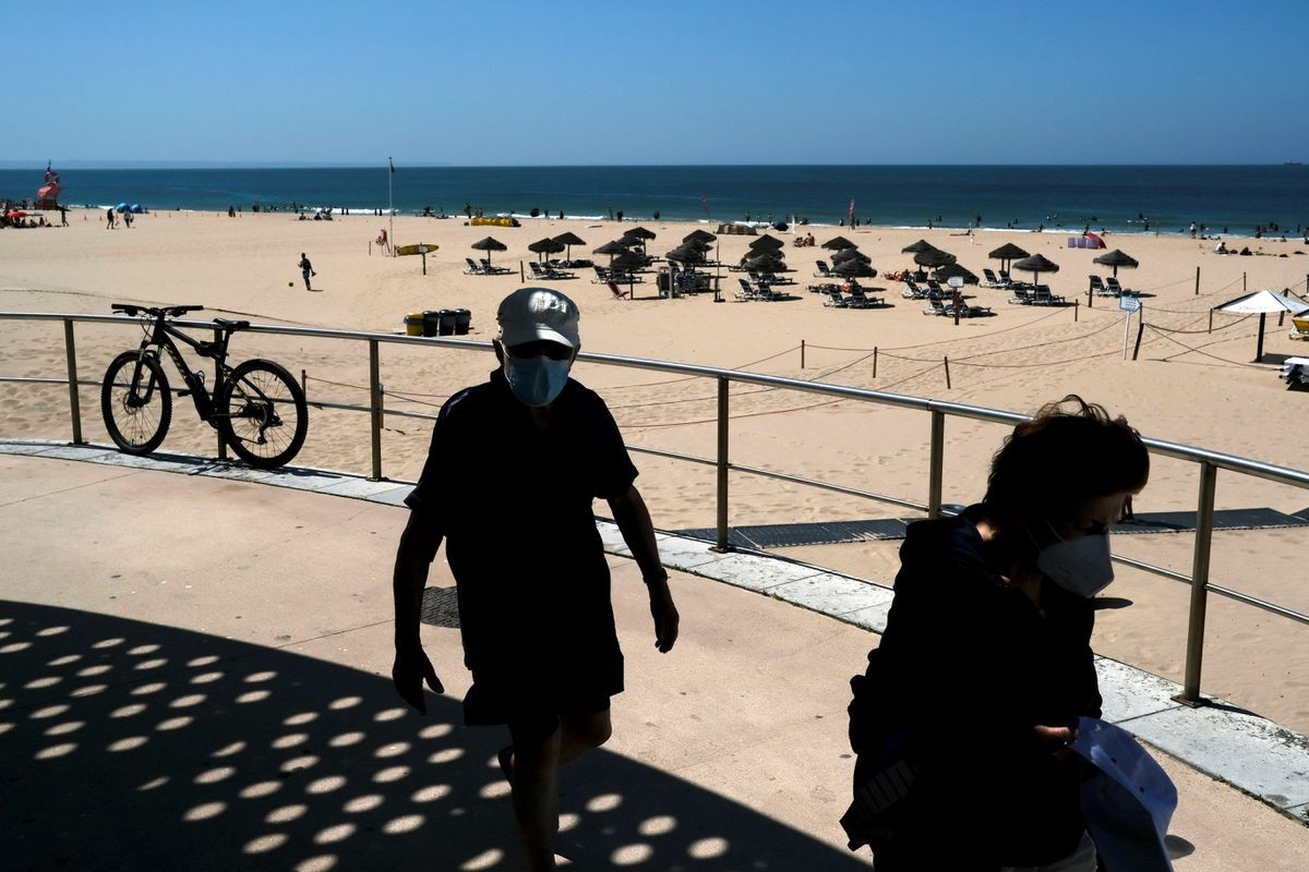 Portugal orders COVID test, vaccination proof at hotel check-in