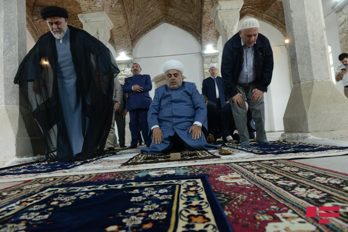 Religious figures prayed at the Saatli Mosque in Shusha