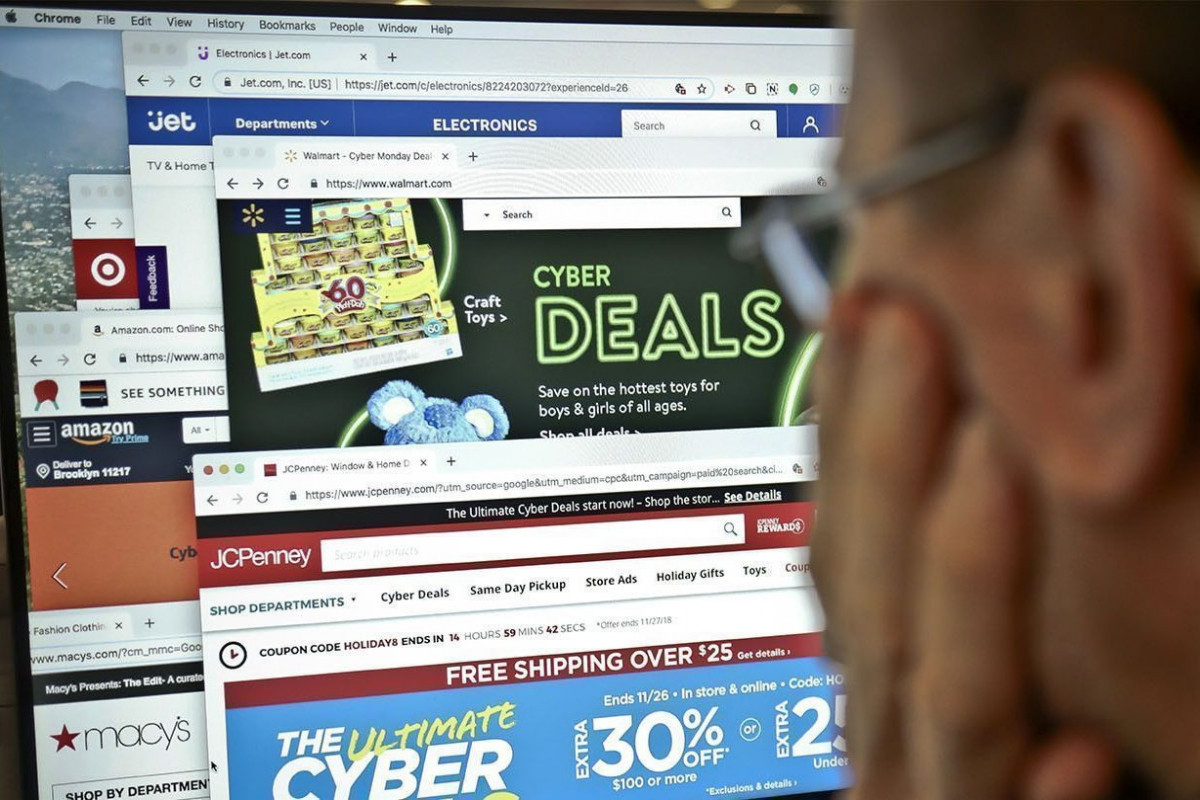 PwC: Global expenditures in internet advertising surpass offline ad purchases for the first time