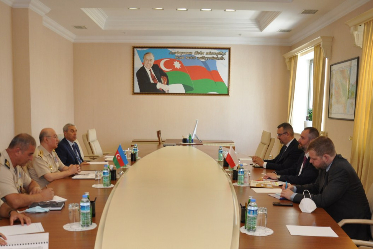 Kamaladdin Heydarov meets with Polish ambassador