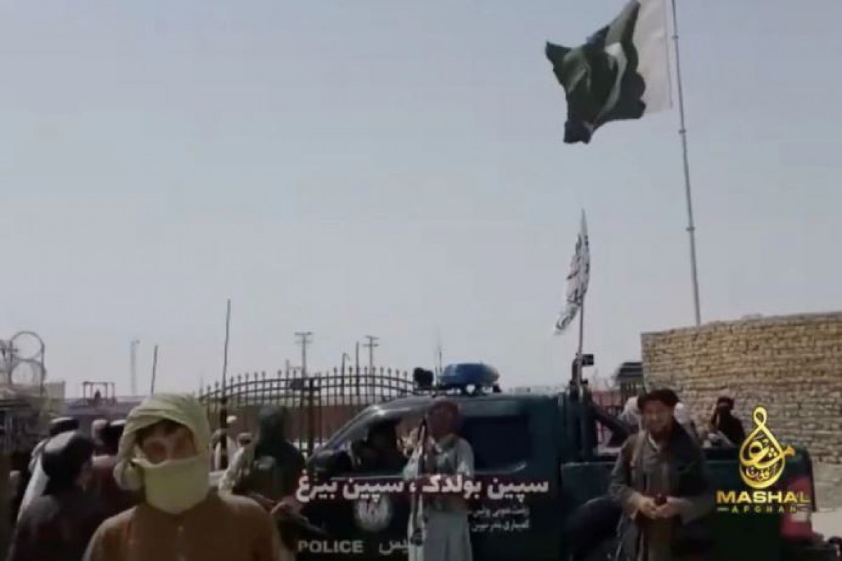 Afghan Taliban seize border crossing with Pakistan in major advance