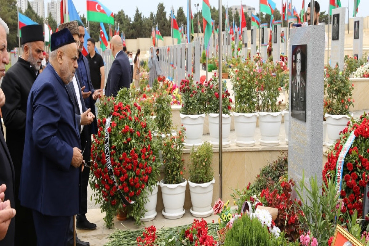 CMO chairman and leaders of religious confessions visited grave of Polad Hashimov and Ilgar Mirzayev