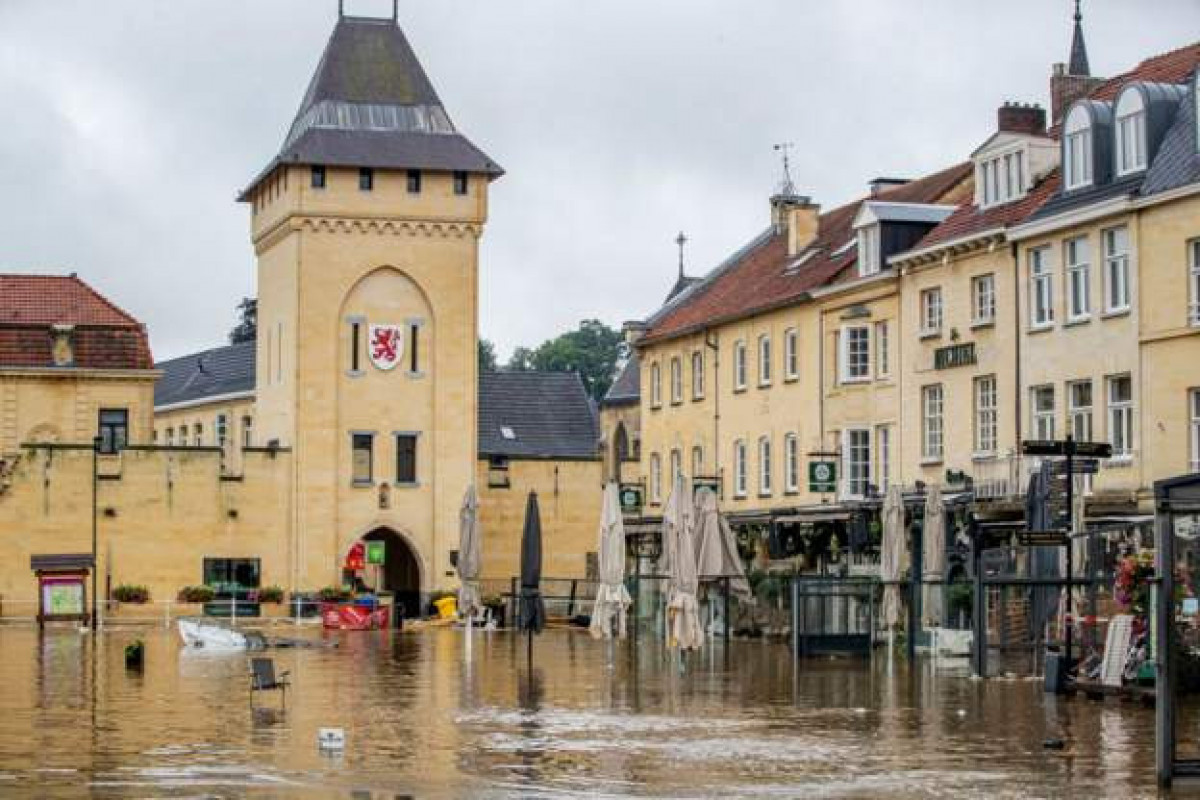 Thousands evacuated in the Netherlands