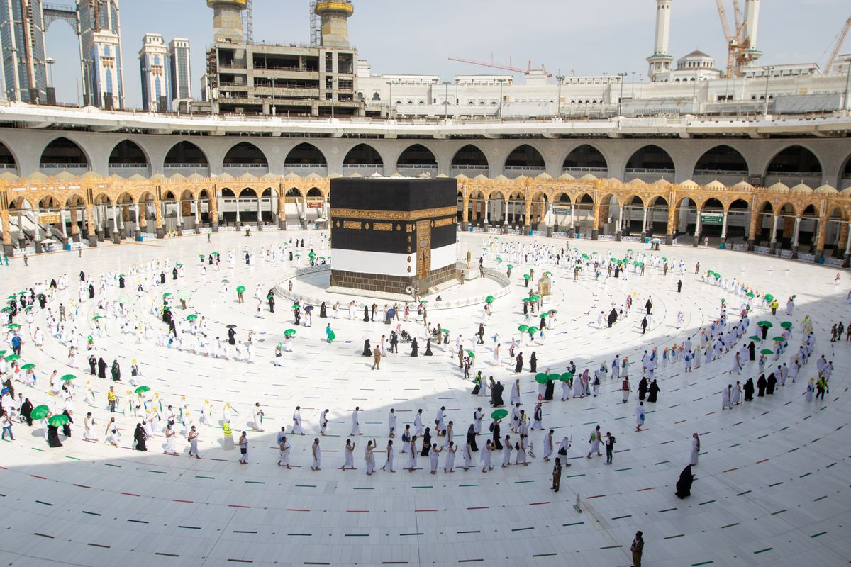Immunised pilgrims gather for haj as COVID restrictions limit numbers
