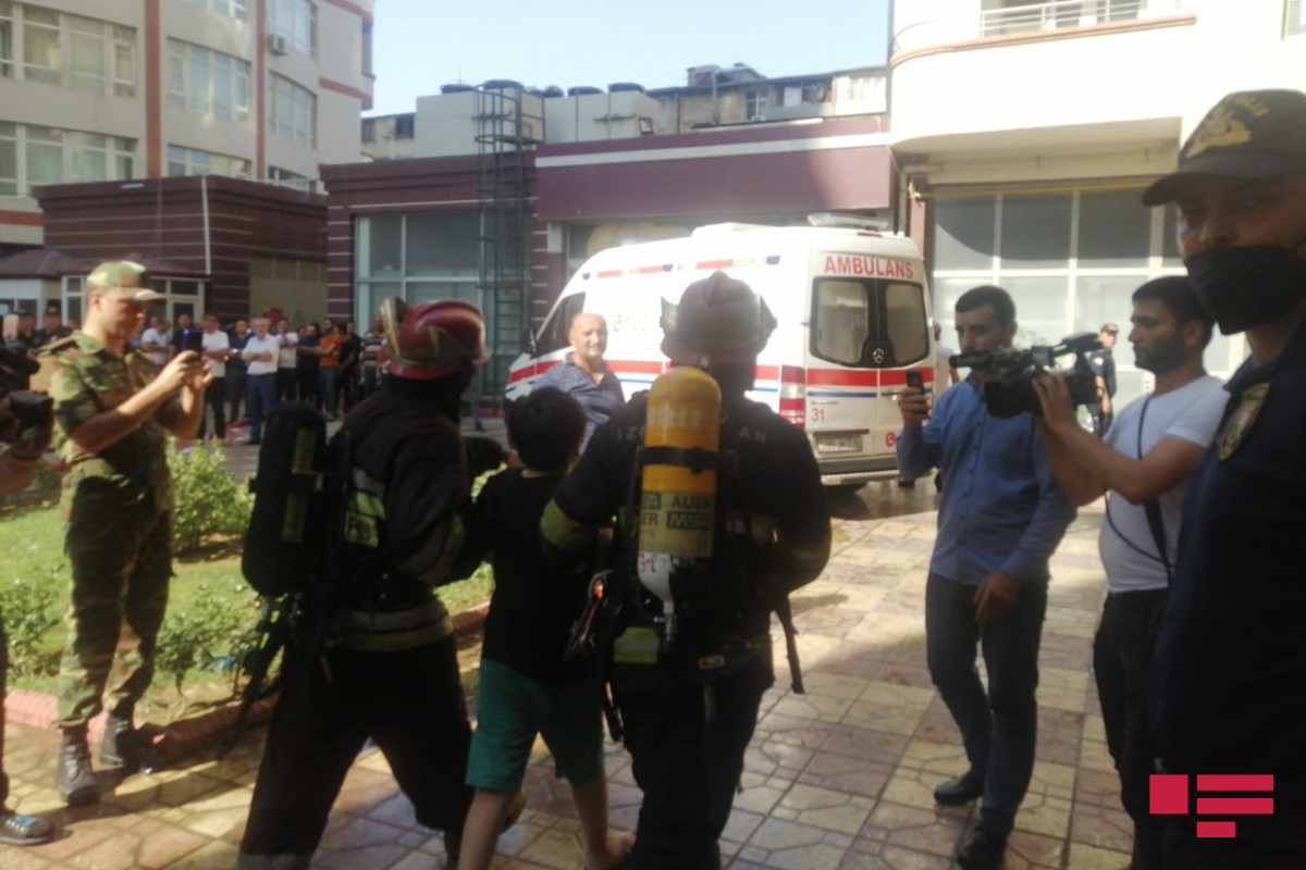 Fire extinguished in the building of the Life Center in Baku-UPDATED -PHOTO -VIDEO 