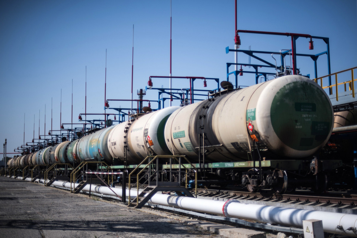 Azerbaijan resumes gasoline export