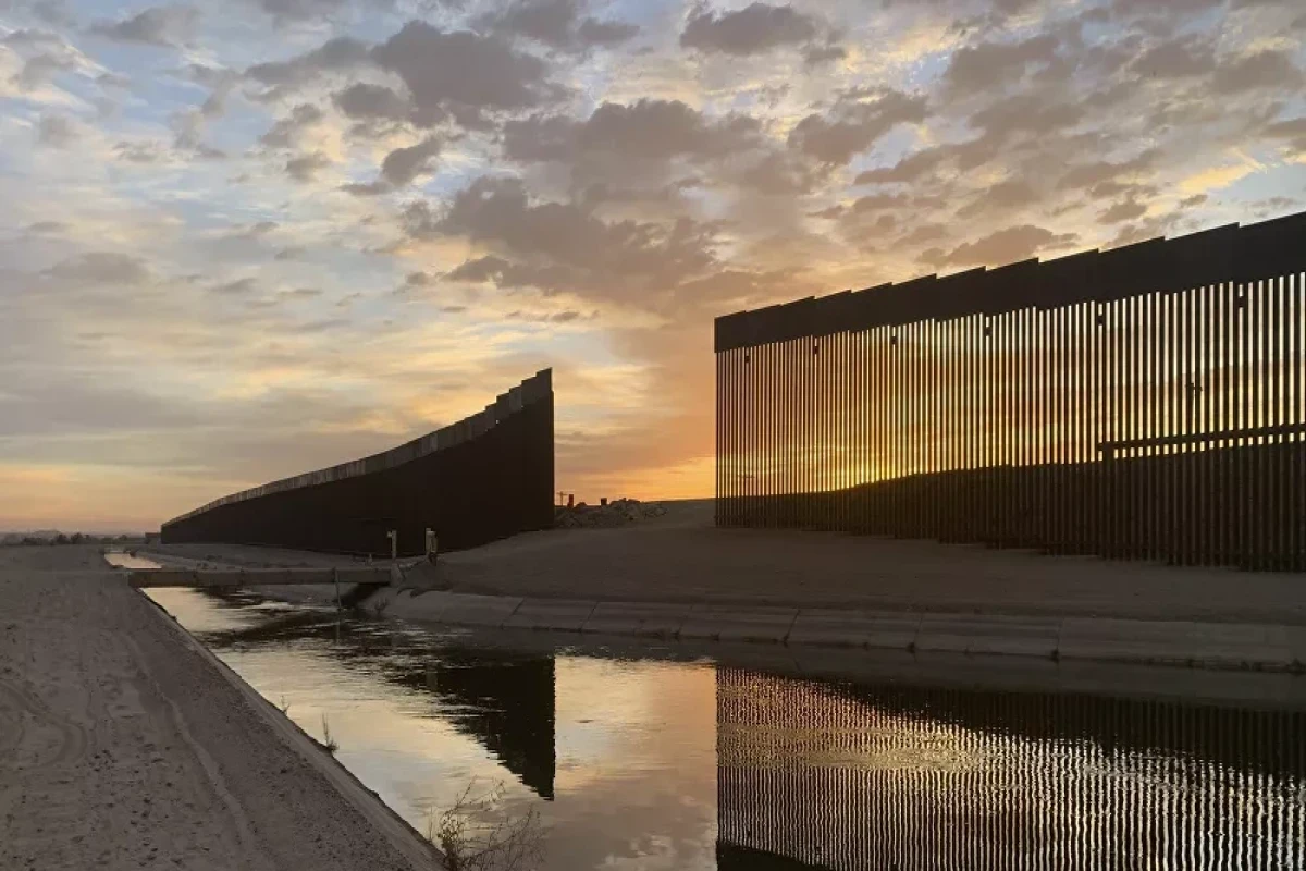 Border wall on the US southern border with Mexico