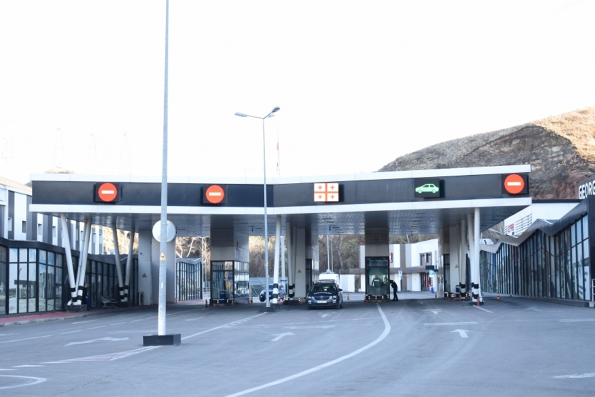 Assistant to Azerbaijani President: “Opening of land borders is not discussed and is not planned”