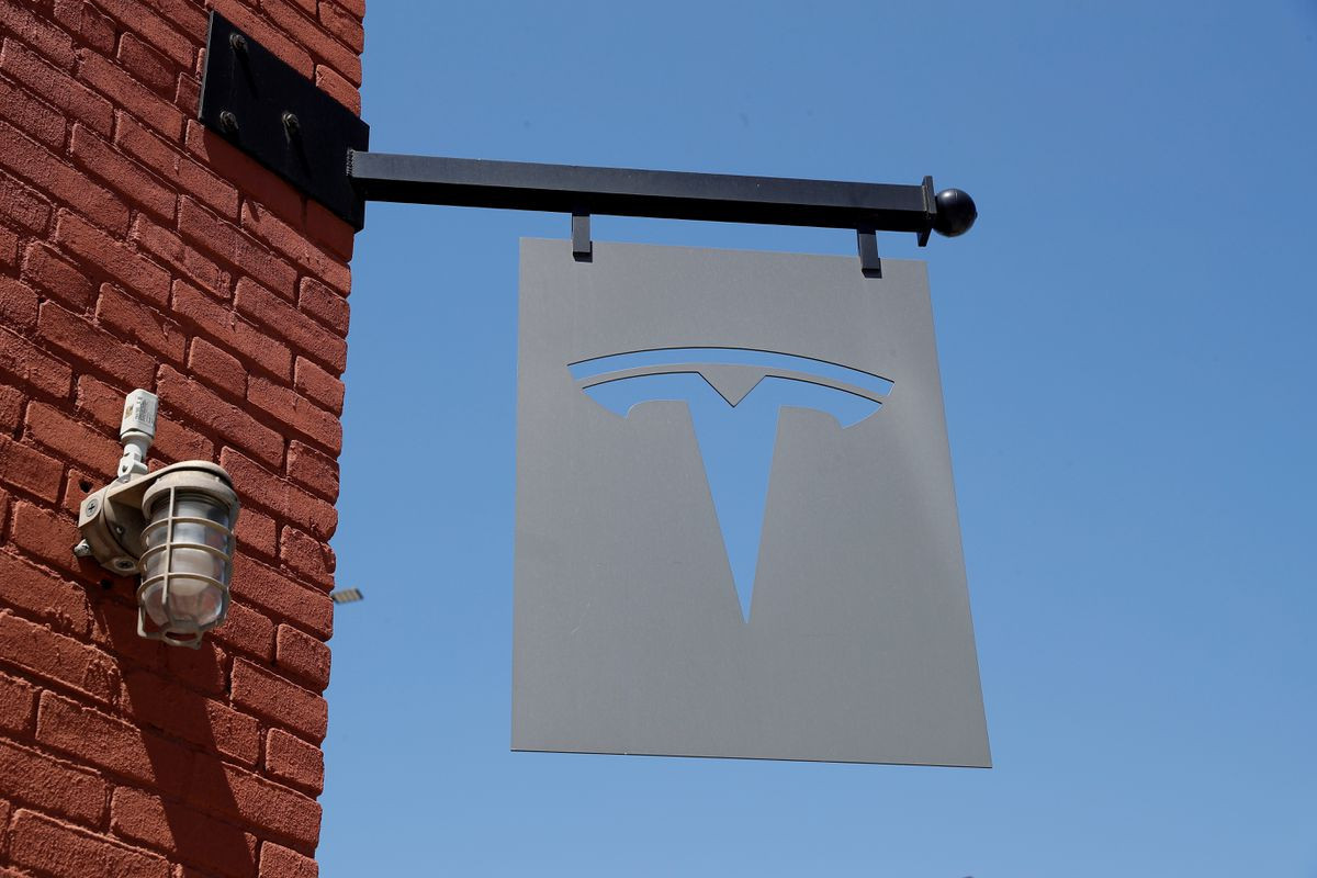 Tesla posts record profits, offers muddy outlook for batteries, Cybertruck