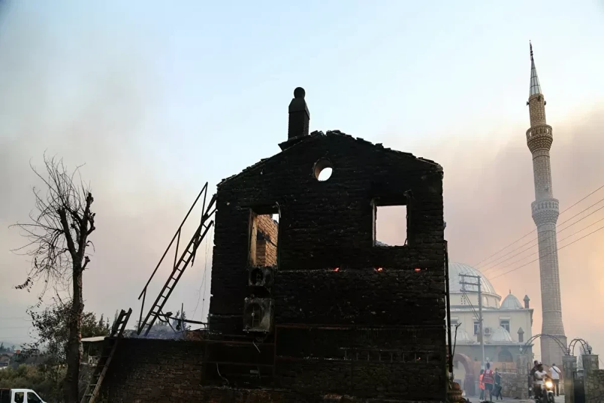 Hotel evacuations ongoing in Turkey's Marmaris amid wildfire