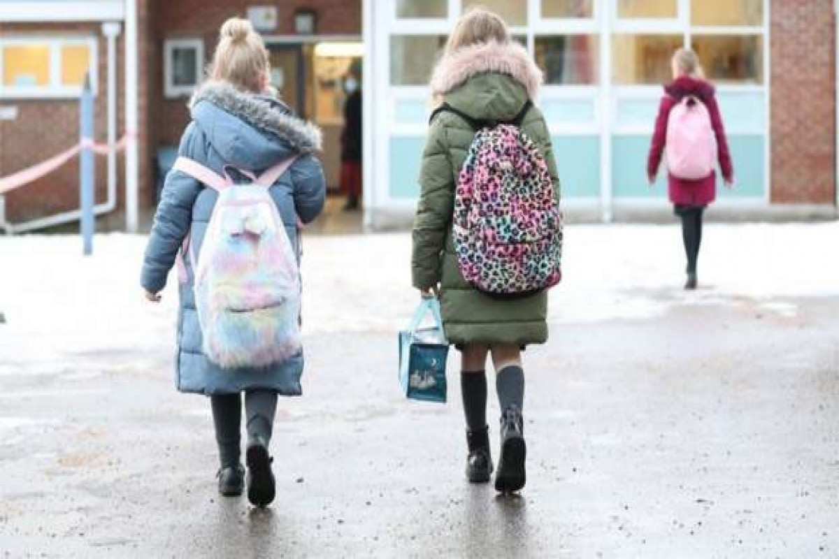 English Government considering proposal to extend school day
