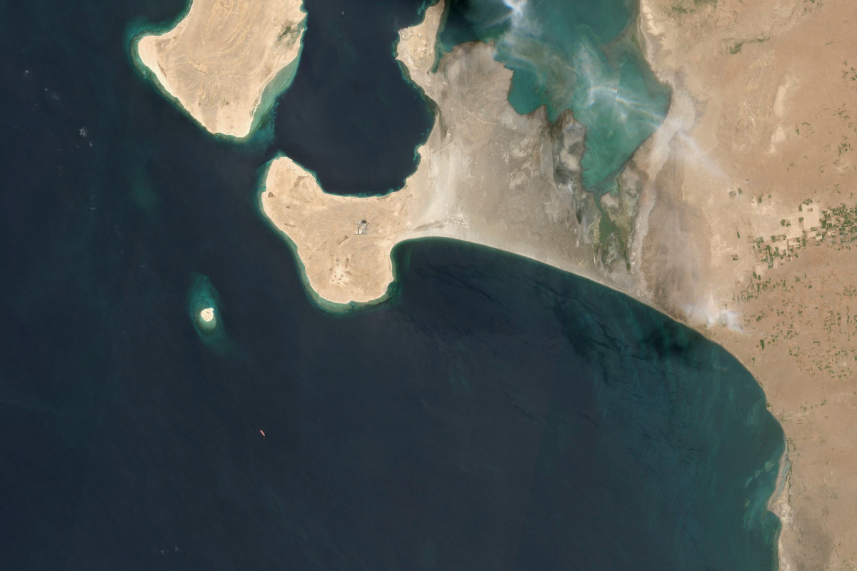 UN officials call for access to long-abandoned fuel tanker off Yemen's coast