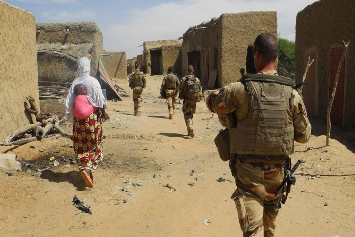 France suspends military ties with Mali over coup