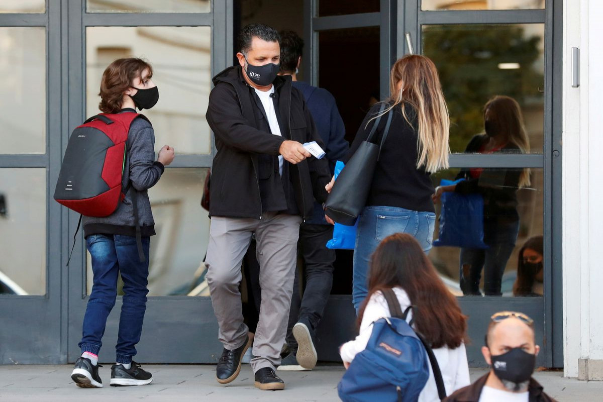 With over 80,000 dead, Argentines struggle under weight of COVID-19