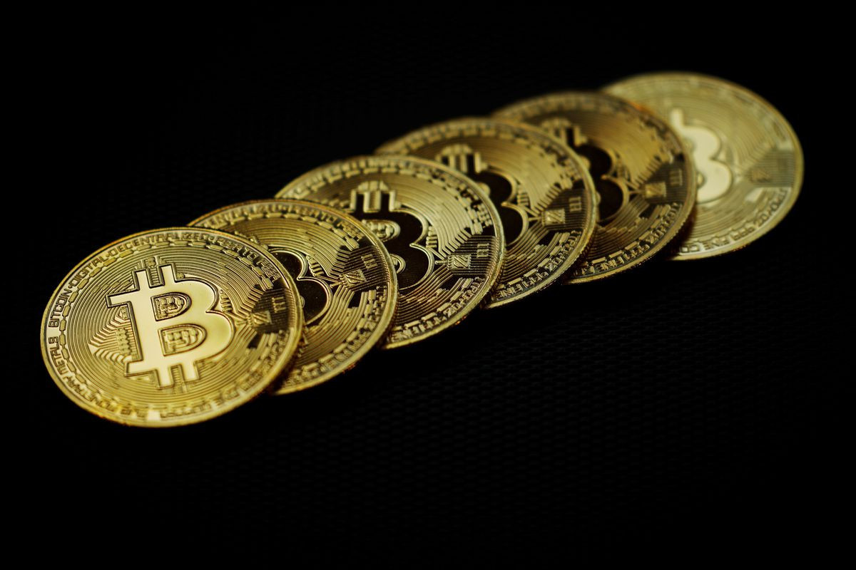 Bitcoin falls to 3-week low as IRS seeks approval for reporting rules