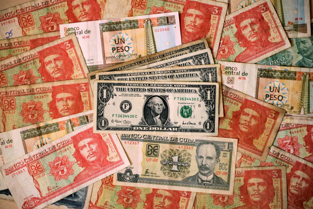 Cuba suspending cash bank deposits in dollars, citing U.S. sanctions