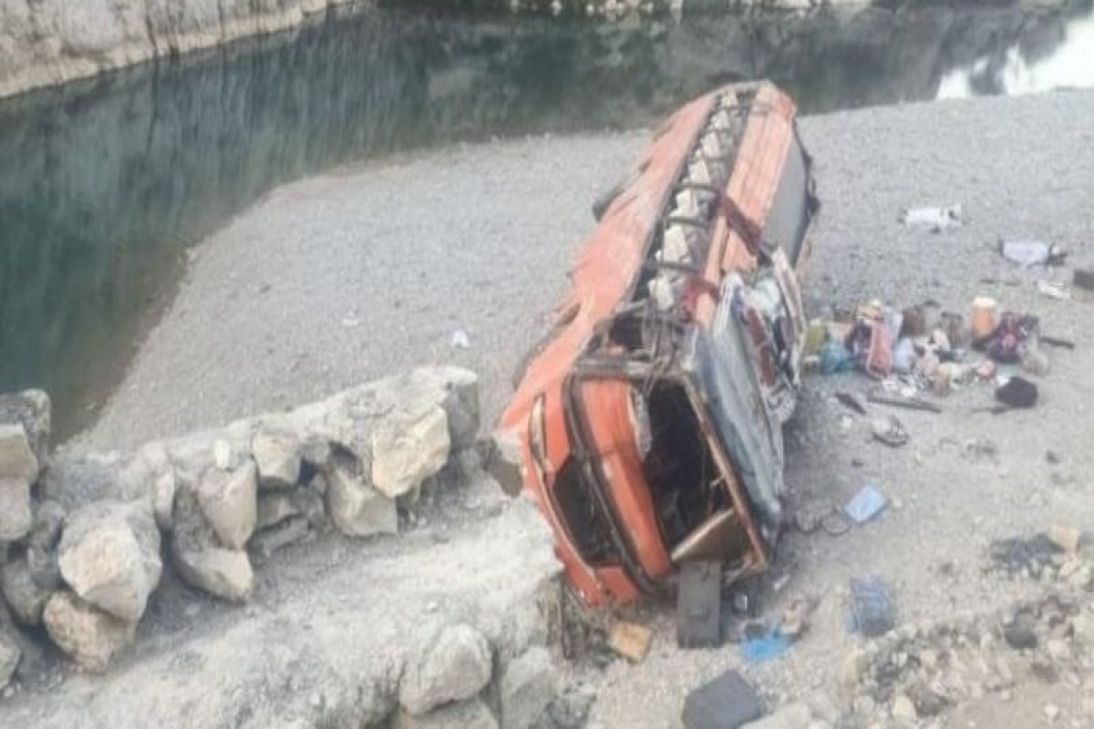 Bus carrying pilgrims overturns in SW Pakistan, killing 20, injuring 50