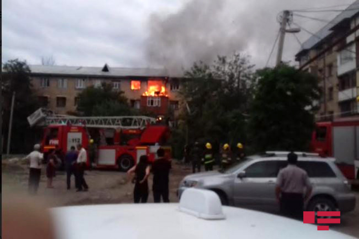 Fire breaks out in residential building in Ganja, 3 injured, 15 evacuated