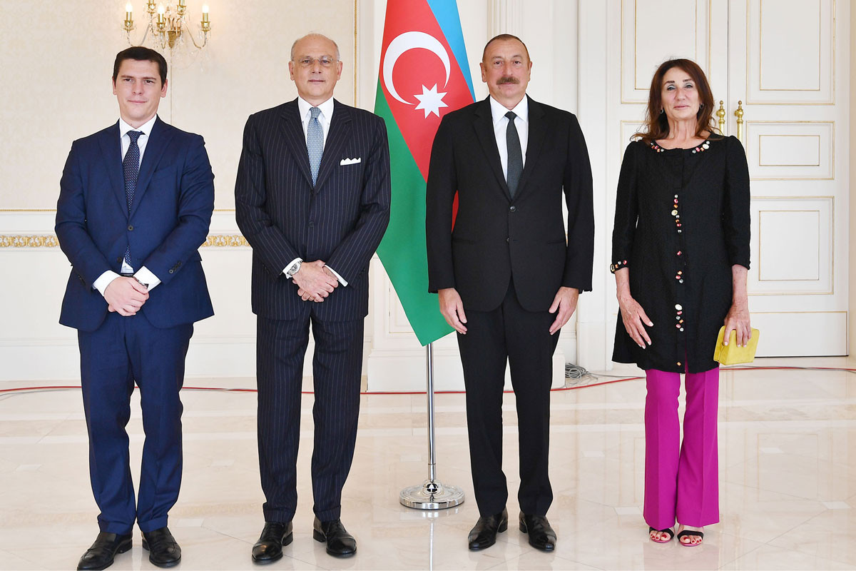 President Ilham Aliyev received credentials of incoming Italian ambassador