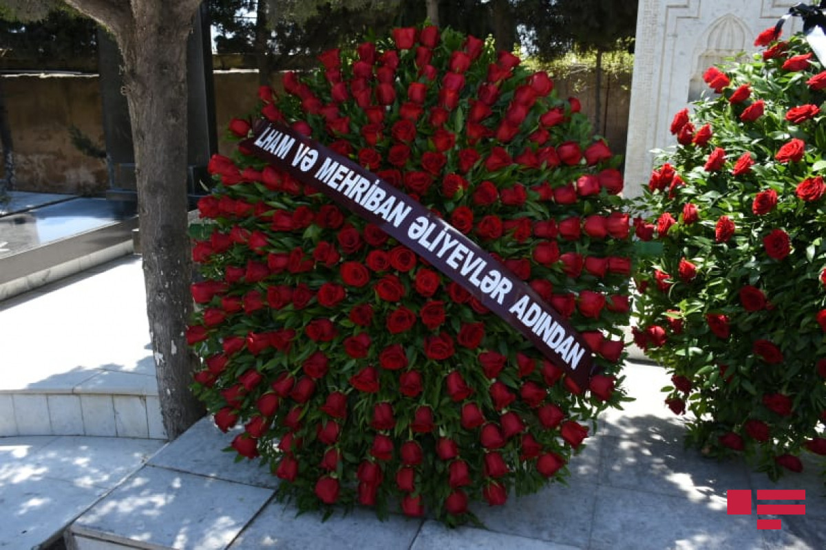 President Ilham Aliyev and First Lady sent wreath to the funeral of Chingiz Gajar