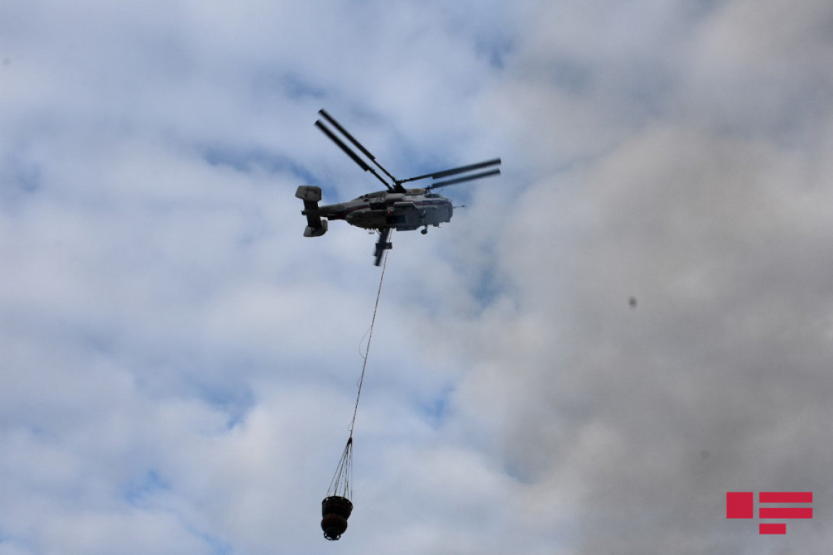 Helicopter of Azerbaijani MES involved in extinguishing fire near Nabran