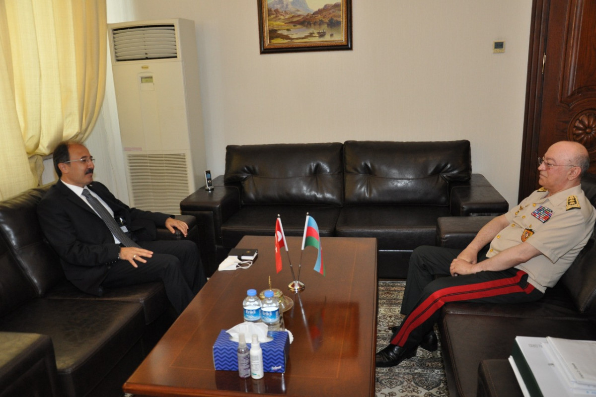 Azerbaijani Minister of MES meets with Turkish ambassador