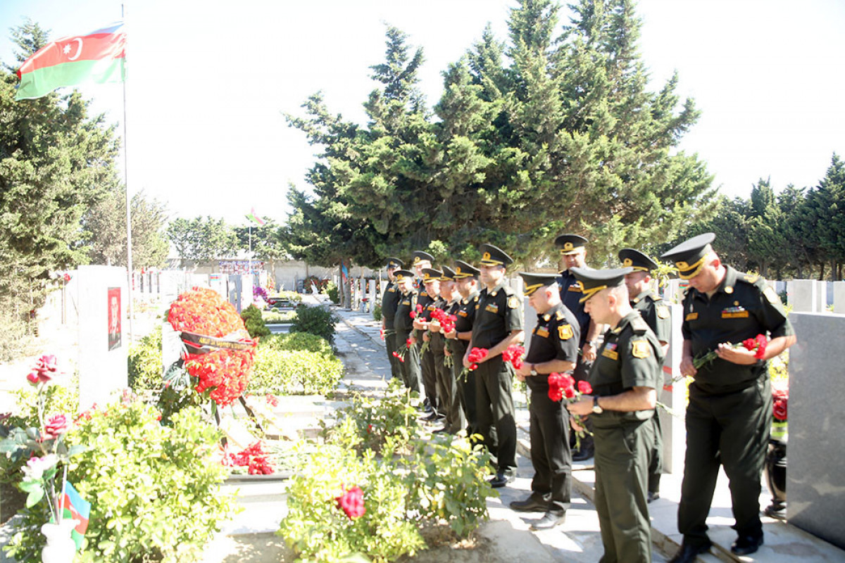 Servicemen of the Ministry of Defense visited the grave of the National Hero Mubariz Ibrahimov