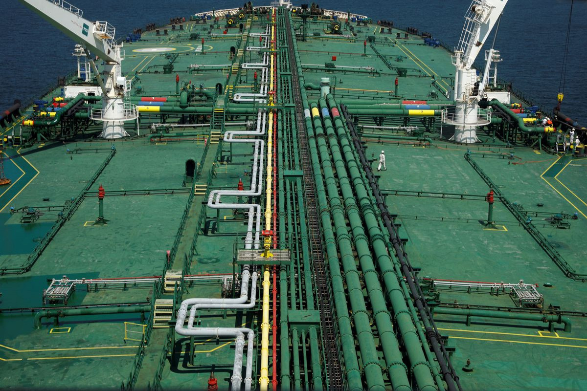 Oil edges up as Iran nuclear talks drag on