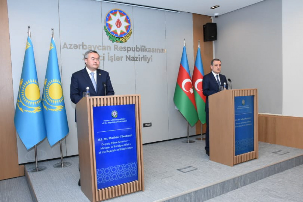 Briefing of Azerbaijani and Kazakh FMs