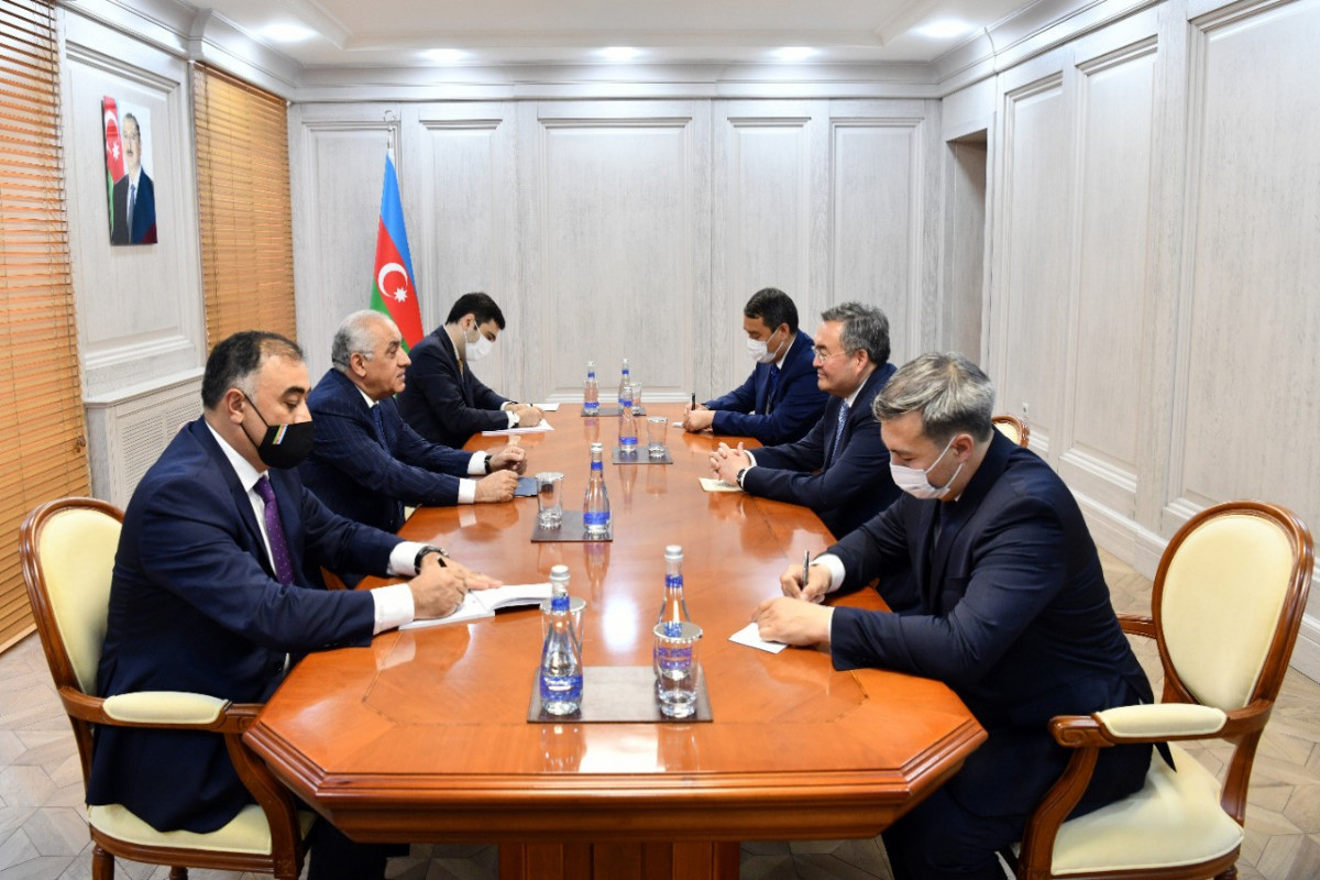 Azerbaijani PM meets with Deputy PM of Kazakhstan