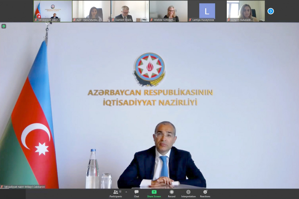 Azerbaijani Economy minister discuss prospects of cooperation with IFC Regional Director