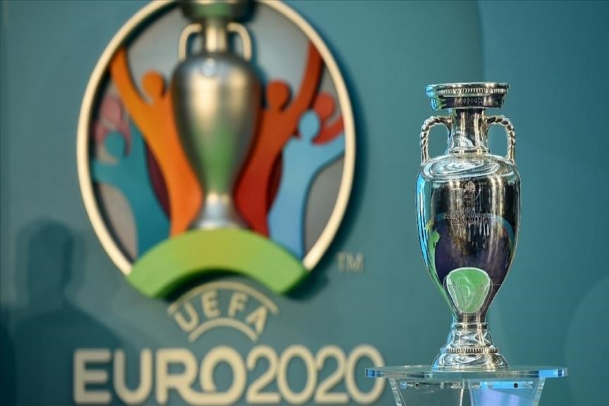England beat Czech Republic to win Group D
