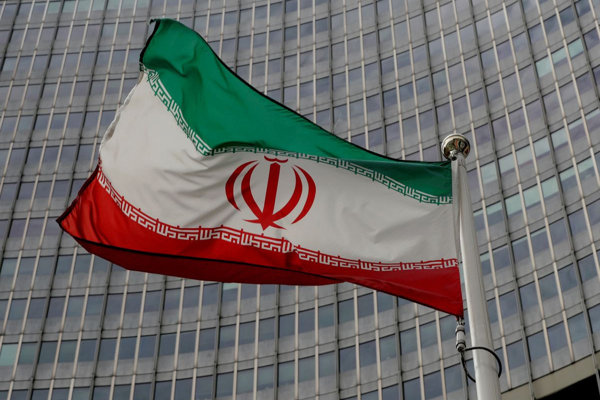 Iran says nuclear deal salvageable but will not negotiate forever