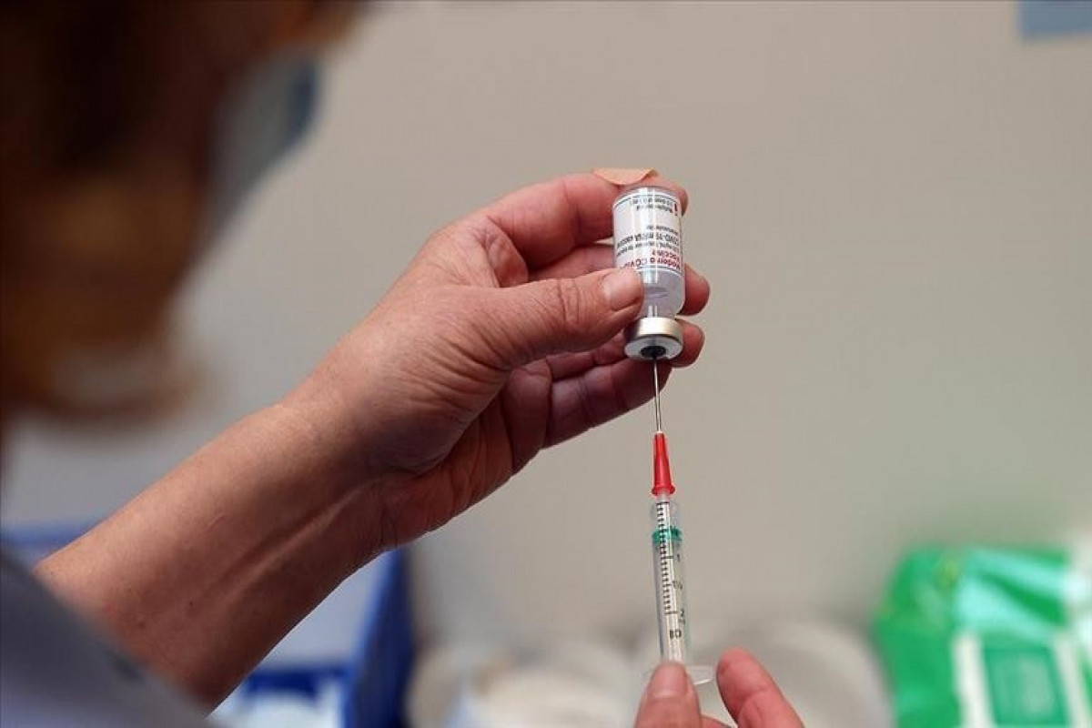 Moderna says Covid vaccine shows promise in a lab setting against variants, including delta
