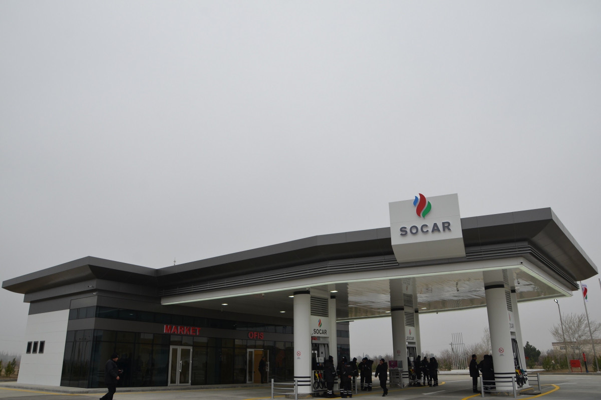 Azerbaijan downs price of natural gas given to filling stations