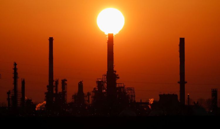Oil falls to 2-week lows as OPEC+ seen easing supply curbs